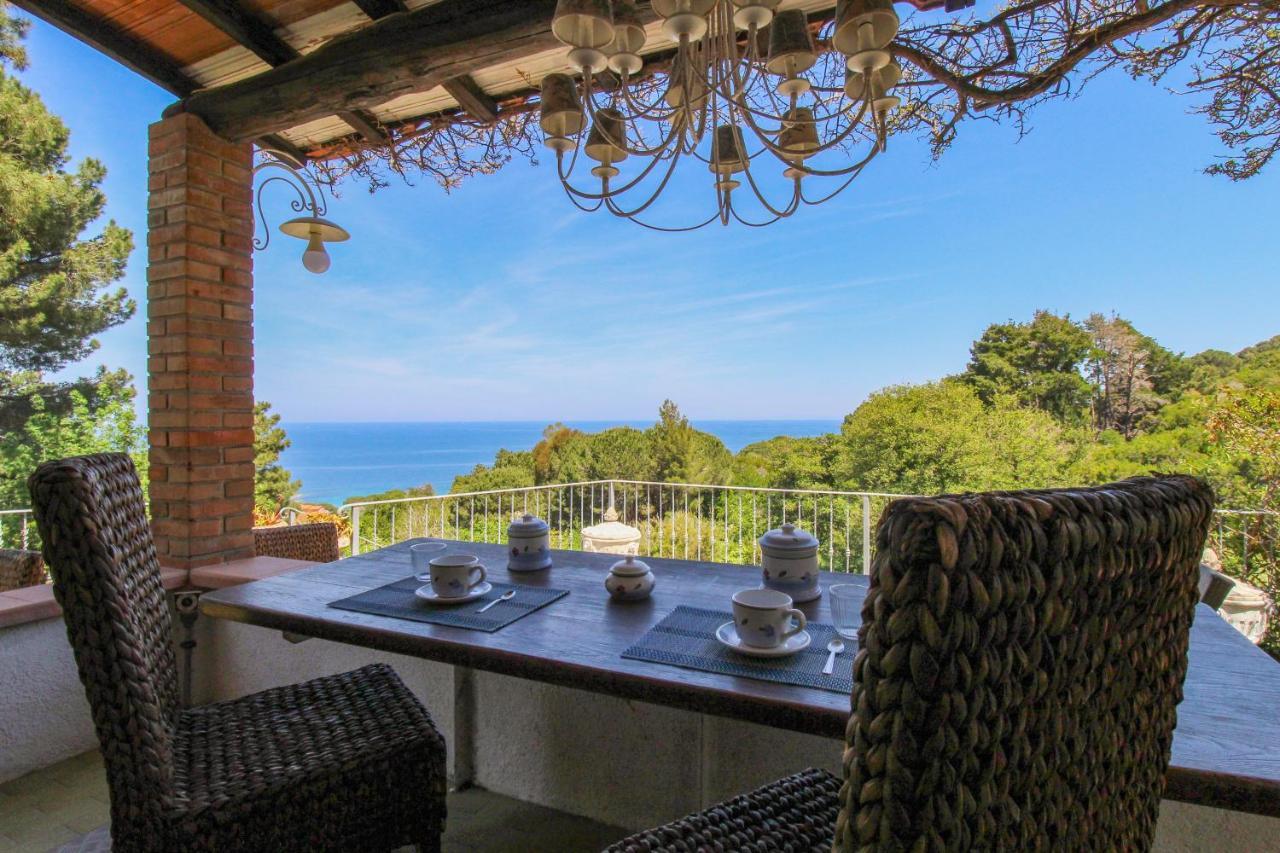 Casa Panoramica Bouganville SantʼAndrea Екстериор снимка