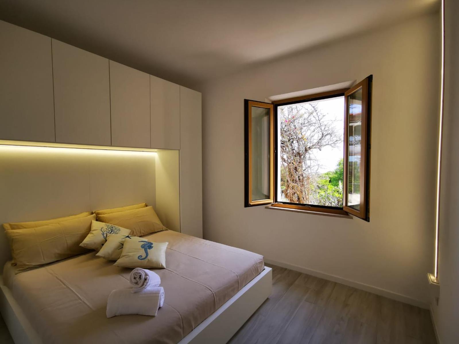 Casa Panoramica Bouganville SantʼAndrea Екстериор снимка