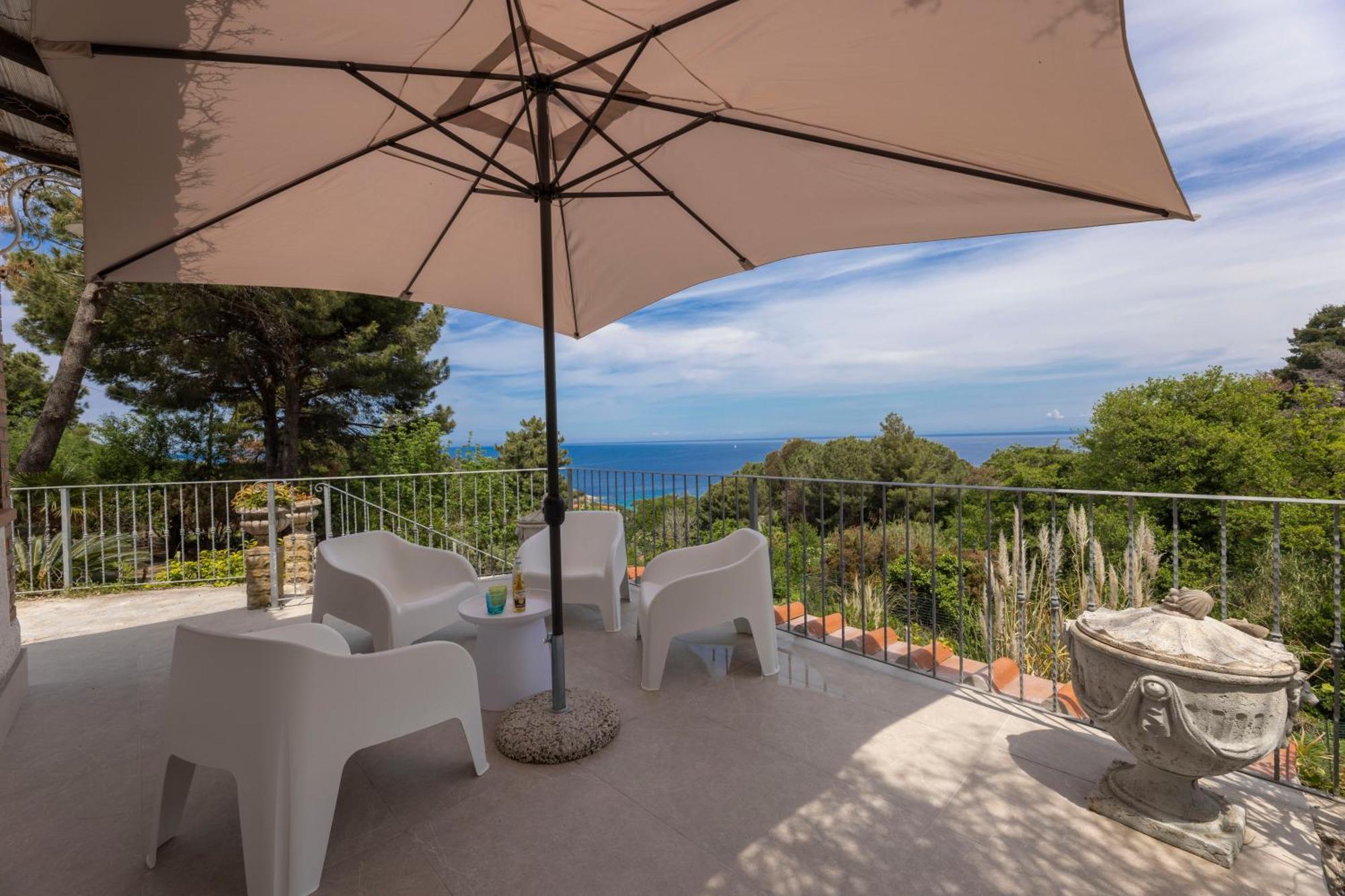 Casa Panoramica Bouganville SantʼAndrea Екстериор снимка