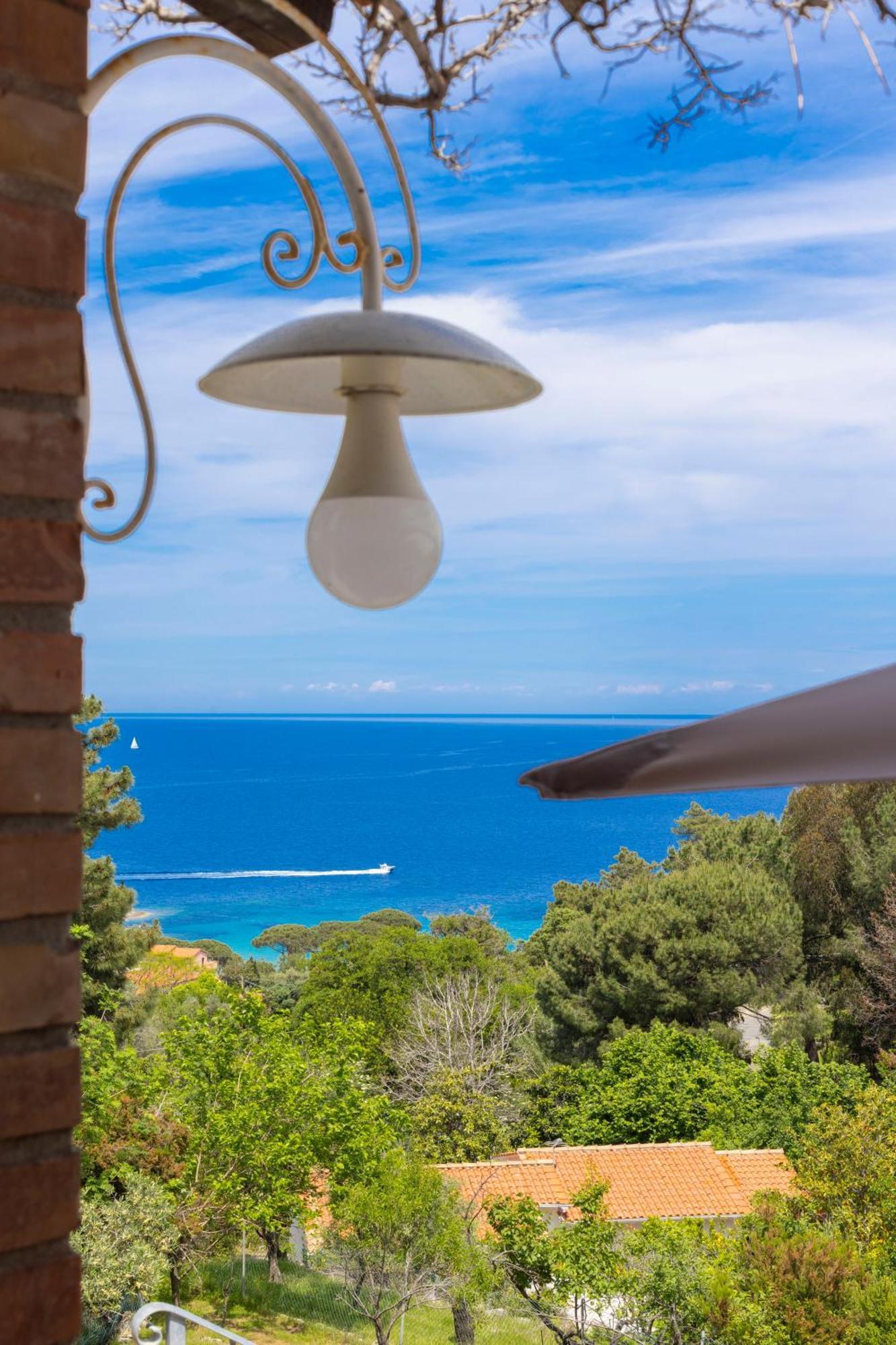 Casa Panoramica Bouganville SantʼAndrea Екстериор снимка